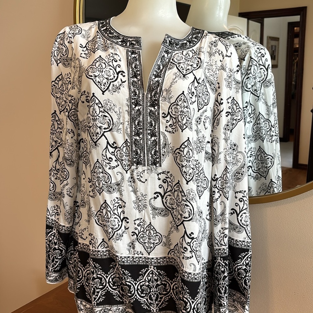 WHBM tunic top. Black & White. Sz 6 - Picture 1 of 6